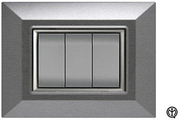 Placca Flexi' Plain 3F in Acciaio Spazzolato by FEB, 3-module switch with a sleek design.