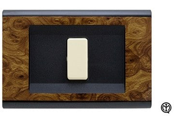 Placca Click 5F di FEB, colore Radica, per 5 moduli, design elegante e moderno.