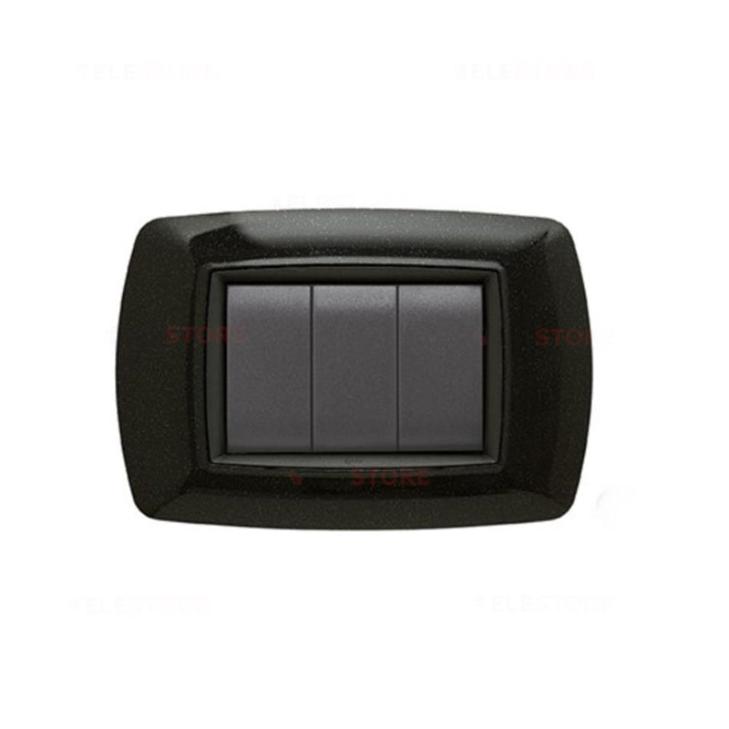 Placca Life 7P in Nero Glittering by FEB, 3 switch module design for sleek modern interiors.