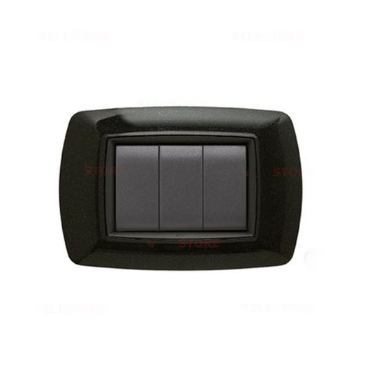 Placca Life 7P in Nero Glittering by FEB, 3 switch module design for sleek modern interiors.
